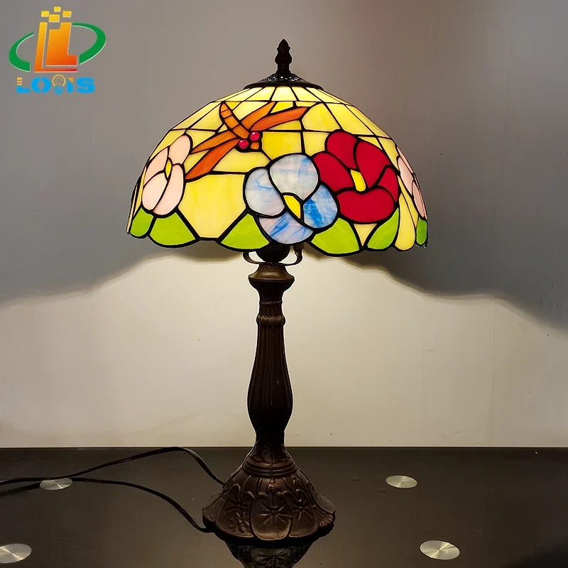 Lampe de table style tiffany avec fleurs et libellules décorative Gaston Détour en Verre - Le Charme du Verre dans le Décor