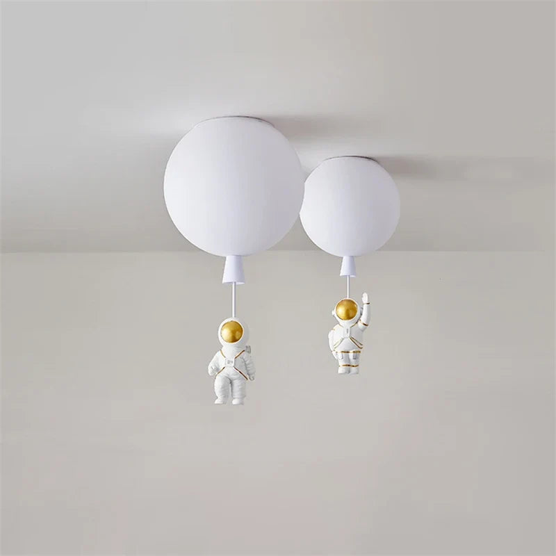 Plafonnier — LED nordique créatif astronaute ballon pour enfants