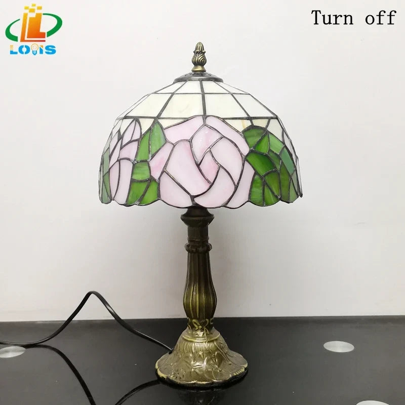 Lampe à poser — De table style tiffany en forme de rose pour décoration intérieure