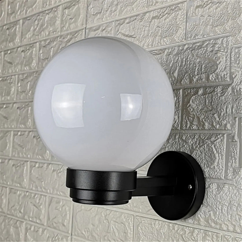 Abat-jour — Intérieure et extérieure avec abat-jour globe en acrylique blanc ou transparent