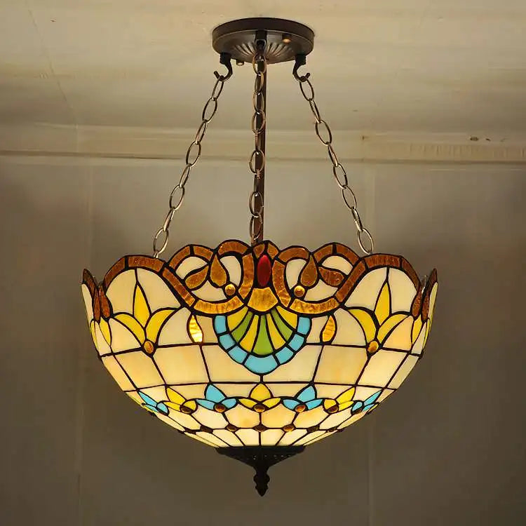 Lustre — Baroque en verre coloré pour éclairage élégant