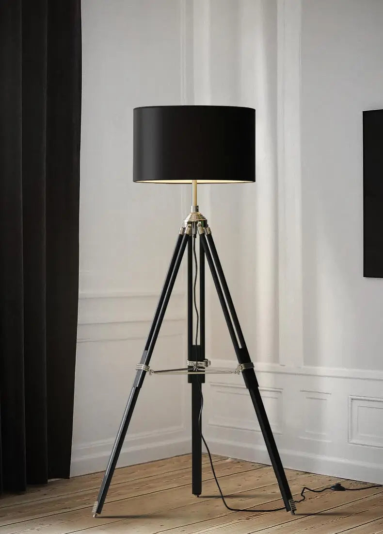 lampe à poser trépied en bois style industriel moderne