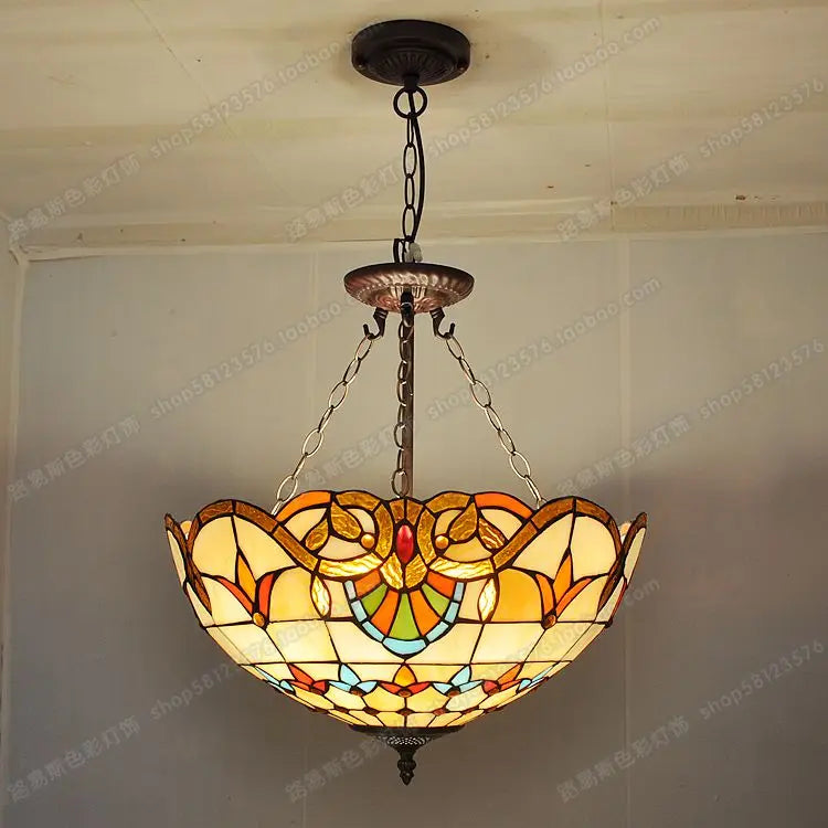 Lustre — Baroque en verre coloré pour éclairage élégant