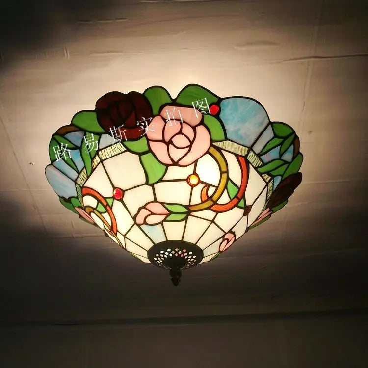 Plafonnier en verre tiffany style pastoral éclairage décoratif moderne Léna Intervalle - Le Charme du Verre dans le Décor