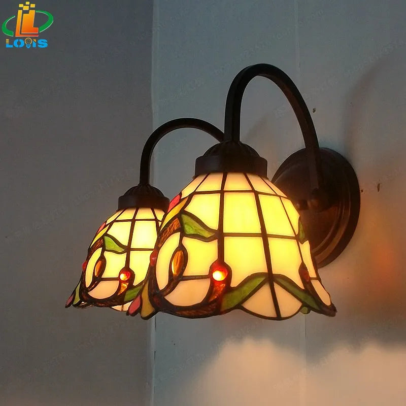 Applique murale tiffany art rétro éclairage vitrail pour bar restaurant Zélian Éveil en Verre - Jeux de Reflets & Harmonie Intérieure