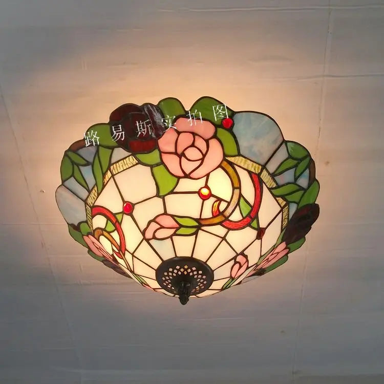 Plafonnier en verre tiffany style pastoral éclairage décoratif moderne Léna Intervalle - Le Charme du Verre dans le Décor
