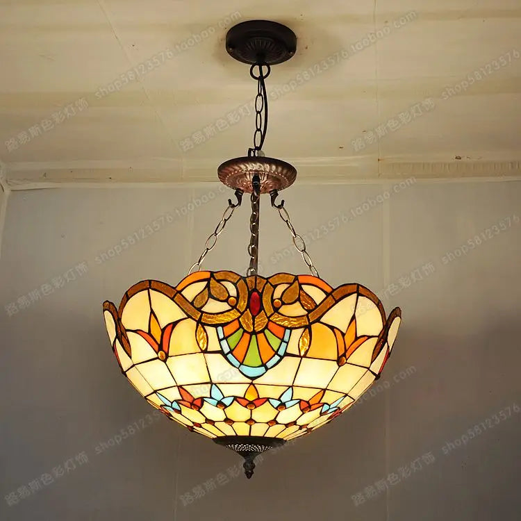 Lustre — Baroque en verre coloré pour éclairage élégant