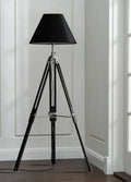 lampe à poser trépied en bois style industriel moderne