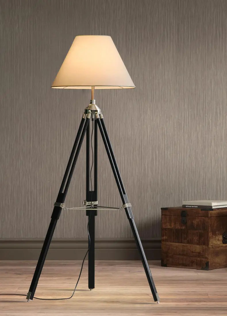 lampe à poser trépied en bois style industriel moderne