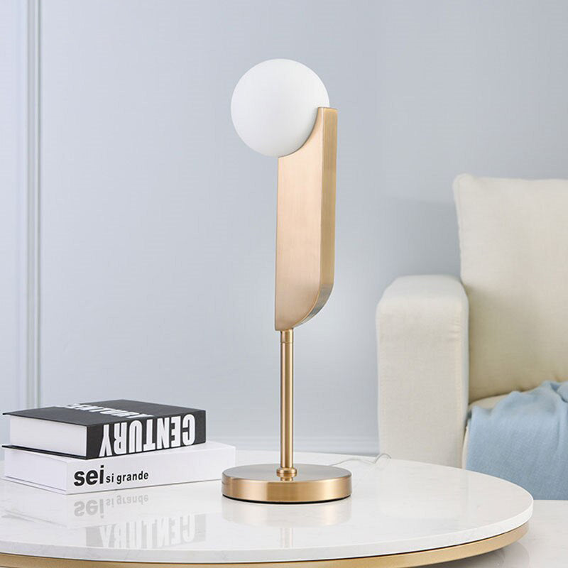 Lampe à poser design LED au style minimaliste Gracinda