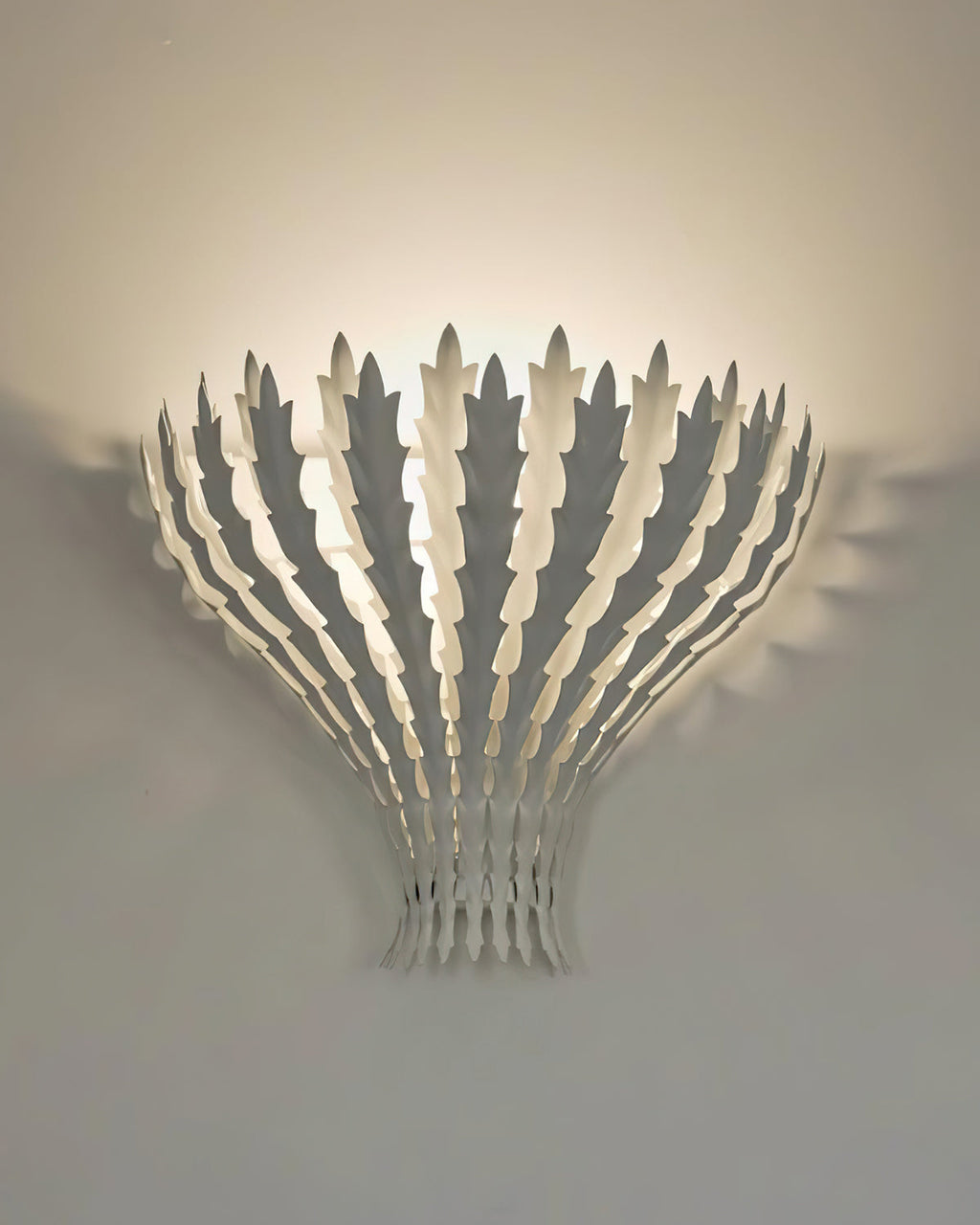 Applique Murale Fait à La Main Feuille Motif Corps Élégant - Neutralighting