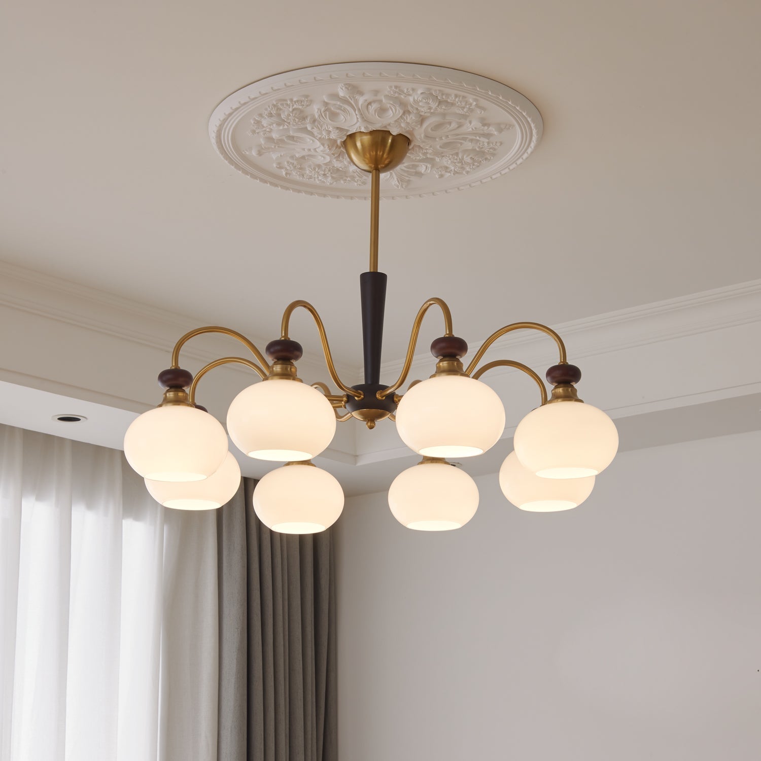 Calaeila Chandelier Bois Verre Sphère Élégance Traditionnelle - Neutralighting