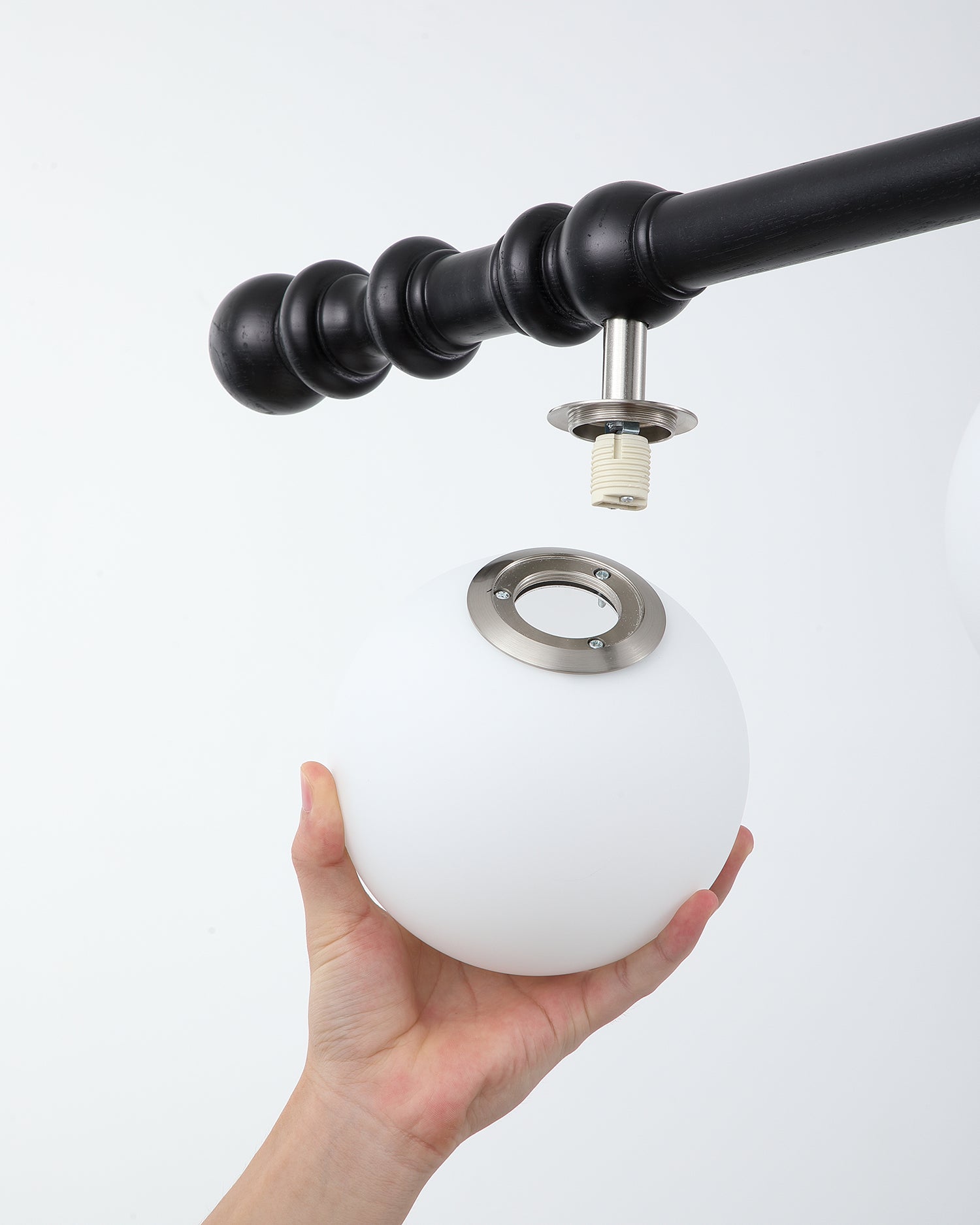 Hayes Lustre Bois Linéaire Boules en Verre - Neutralighting