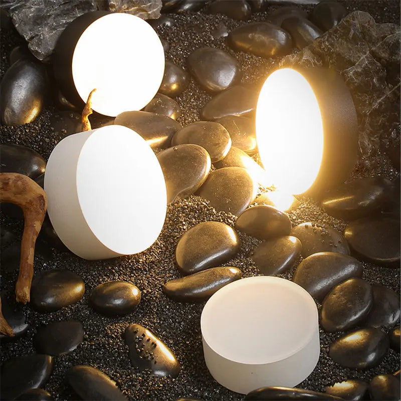 Spot lumineux led monté en surface à intensité réglable Astrid Éveil en Aluminium - Caractère & Élégance dans le Décor