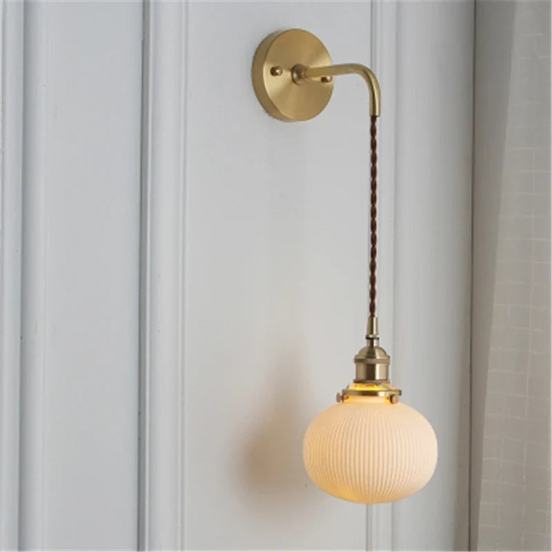 Applique murale en porcelaine blanche design nordique élégant pour intérieur Lucine Essence - Matière Expressive & Décor Raffiné