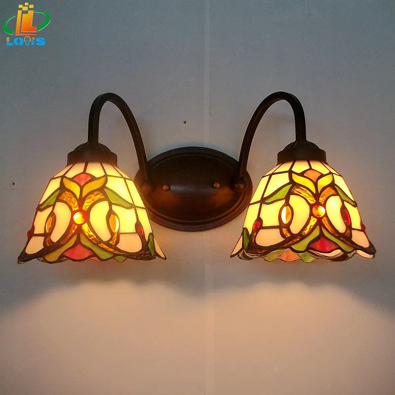 Applique murale tiffany art rétro éclairage vitrail pour bar restaurant Zélian Éveil en Verre - Jeux de Reflets & Harmonie Intérieure