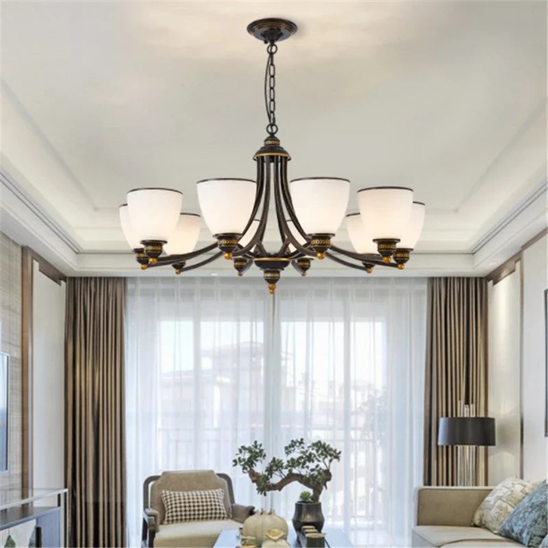 Lustre — Classique en fer et verre pour décoration intérieure