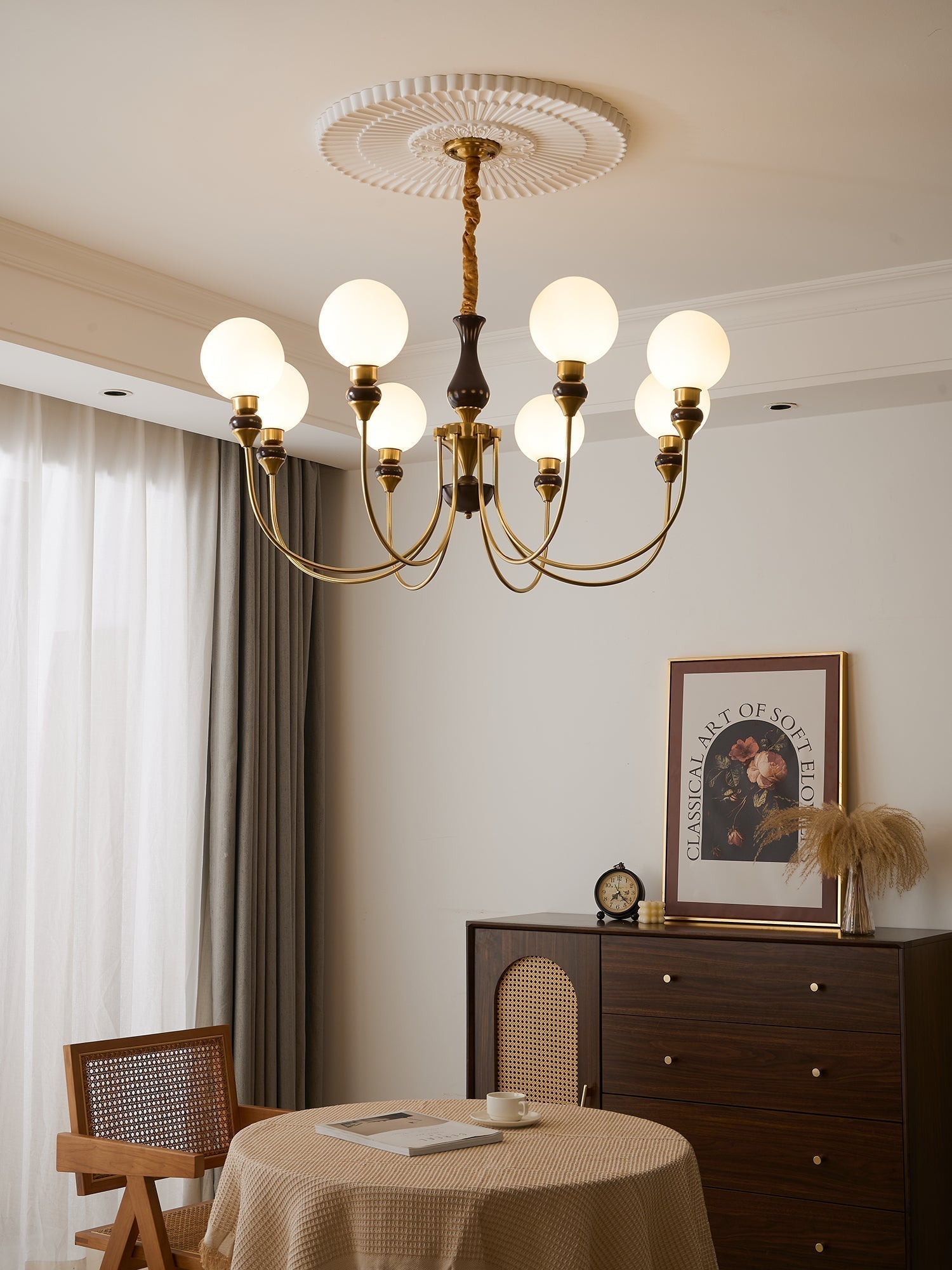 Lustra Chandelier Bras en Laiton Boules en Verre Dépoli - Neutralighting