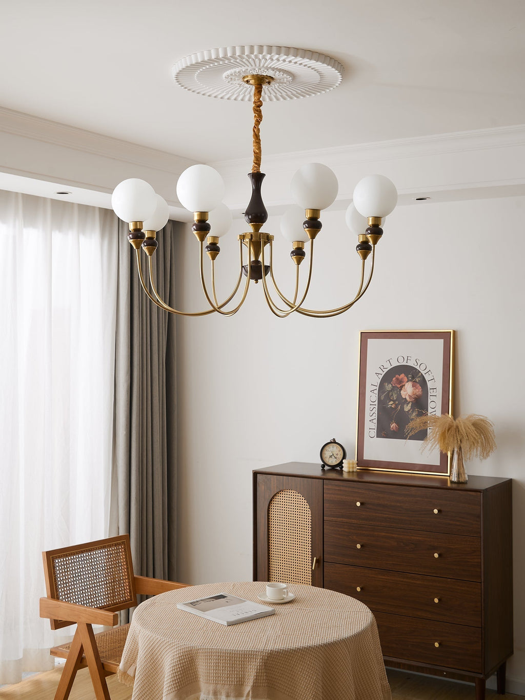 Lustra Chandelier Bras en Laiton Boules en Verre Dépoli - Neutralighting