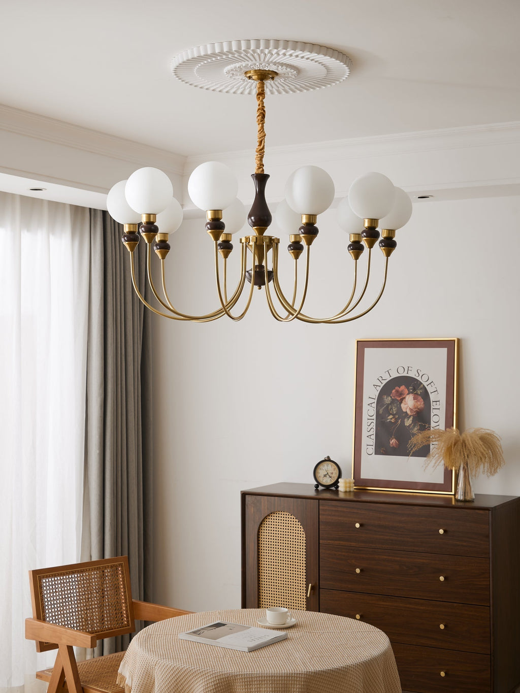 Lustra Chandelier Bras en Laiton Boules en Verre Dépoli - Neutralighting