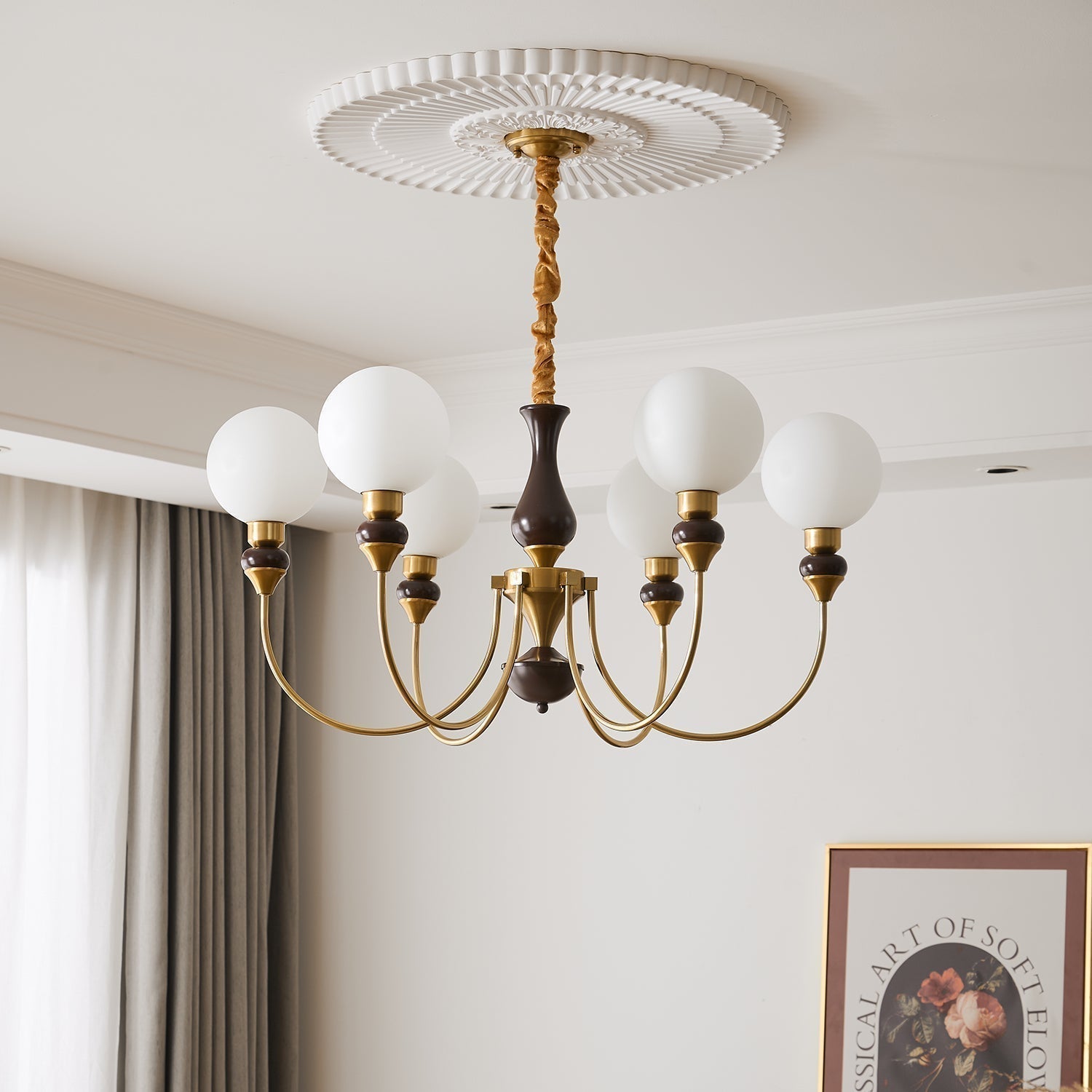 Lustra Chandelier Bras en Laiton Boules en Verre Dépoli - Neutralighting