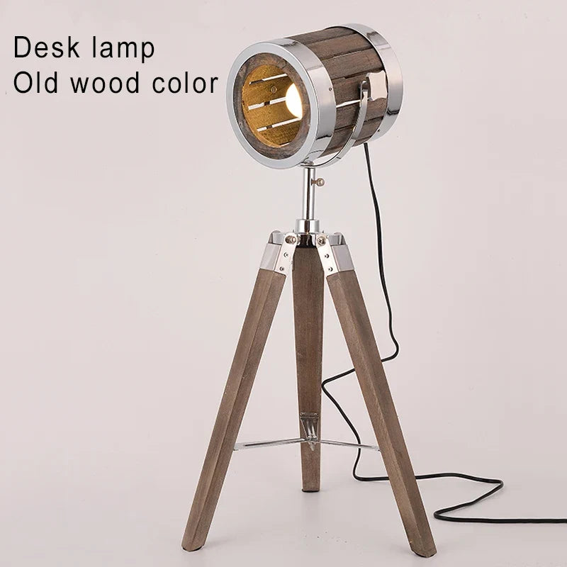 Lampadaire — Rétro en bois massif au style industriel