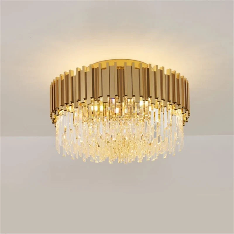 Lustre — En cristal doré moderne design pour intérieur élégant