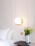 Joanna Applique Murale Moderne Minimaliste en Verre Soufflé Opale - Neutralighting