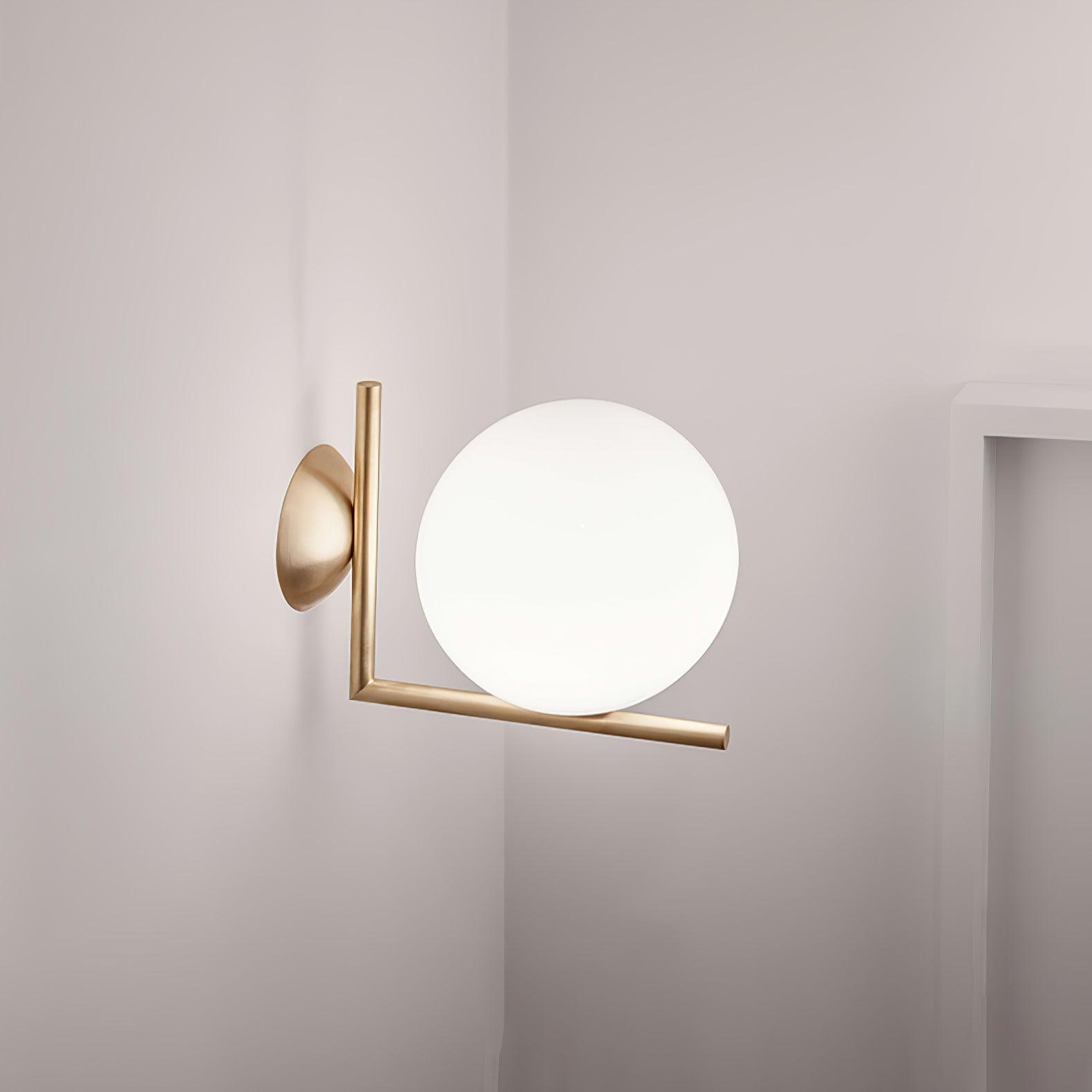 Joanna Applique Murale Moderne Minimaliste en Verre Soufflé Opale - Neutralighting