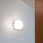Joanna Applique Murale Moderne Minimaliste en Verre Soufflé Opale - Neutralighting