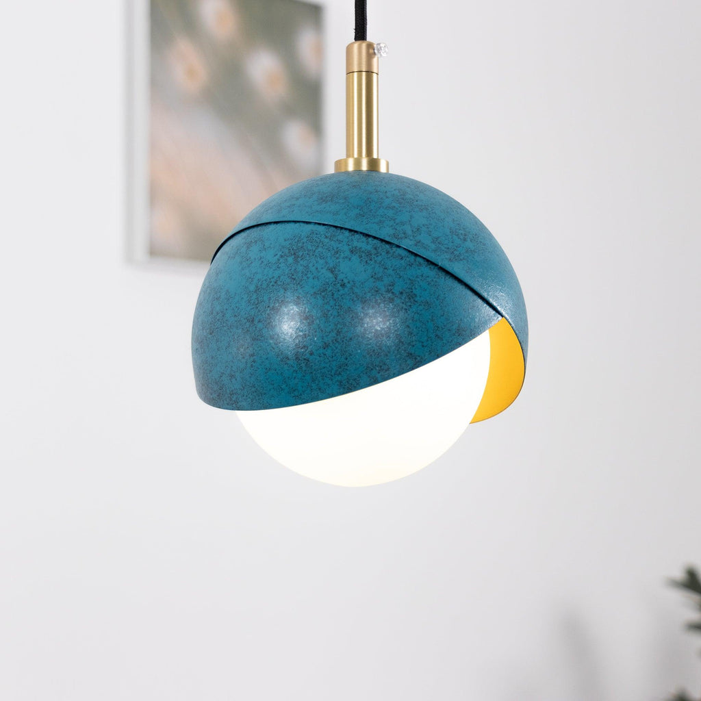 Solara Lampe Suspendue en Laiton Globe Opale Emboîté Moderne - Neutralighting