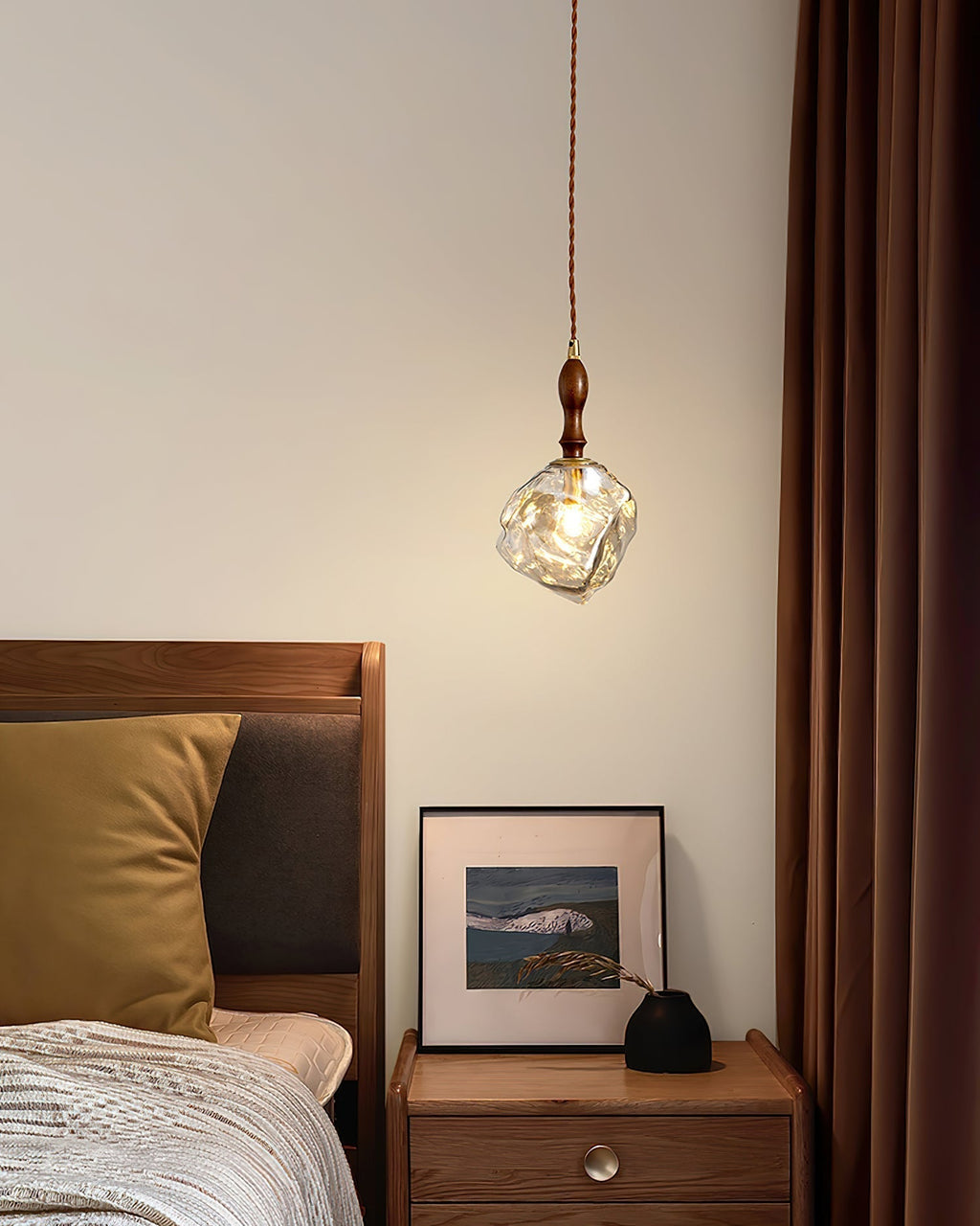 Virelli Lampe Pendante Bois de Noyer Abat-jour Cube en Verre Sculptural Chic - Neutralighting