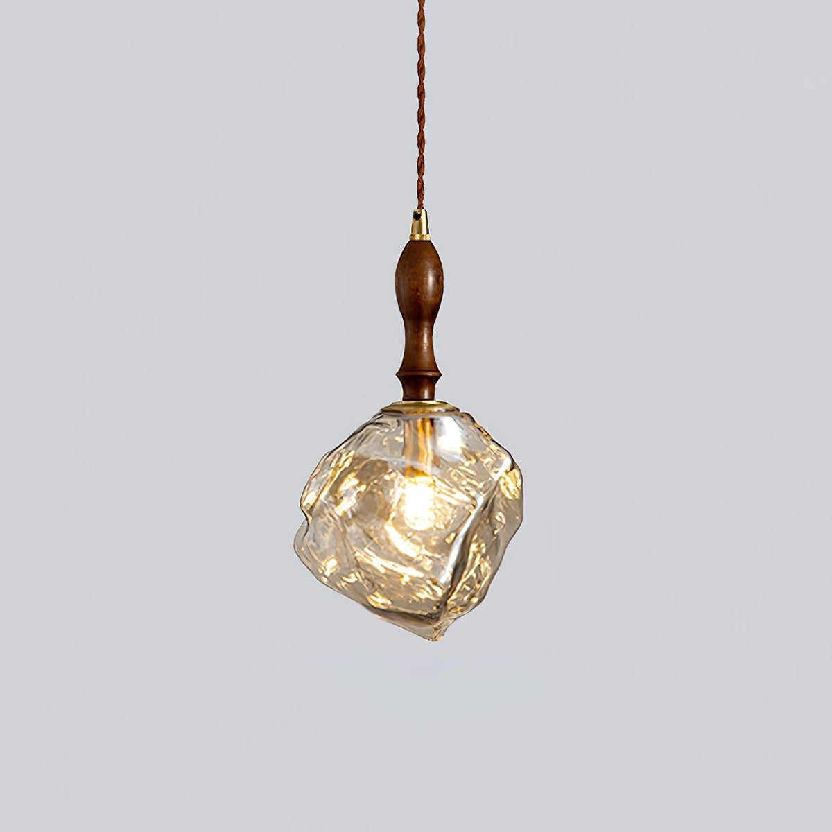 Virelli Lampe Pendante Bois de Noyer Abat-jour Cube en Verre Sculptural Chic - Neutralighting