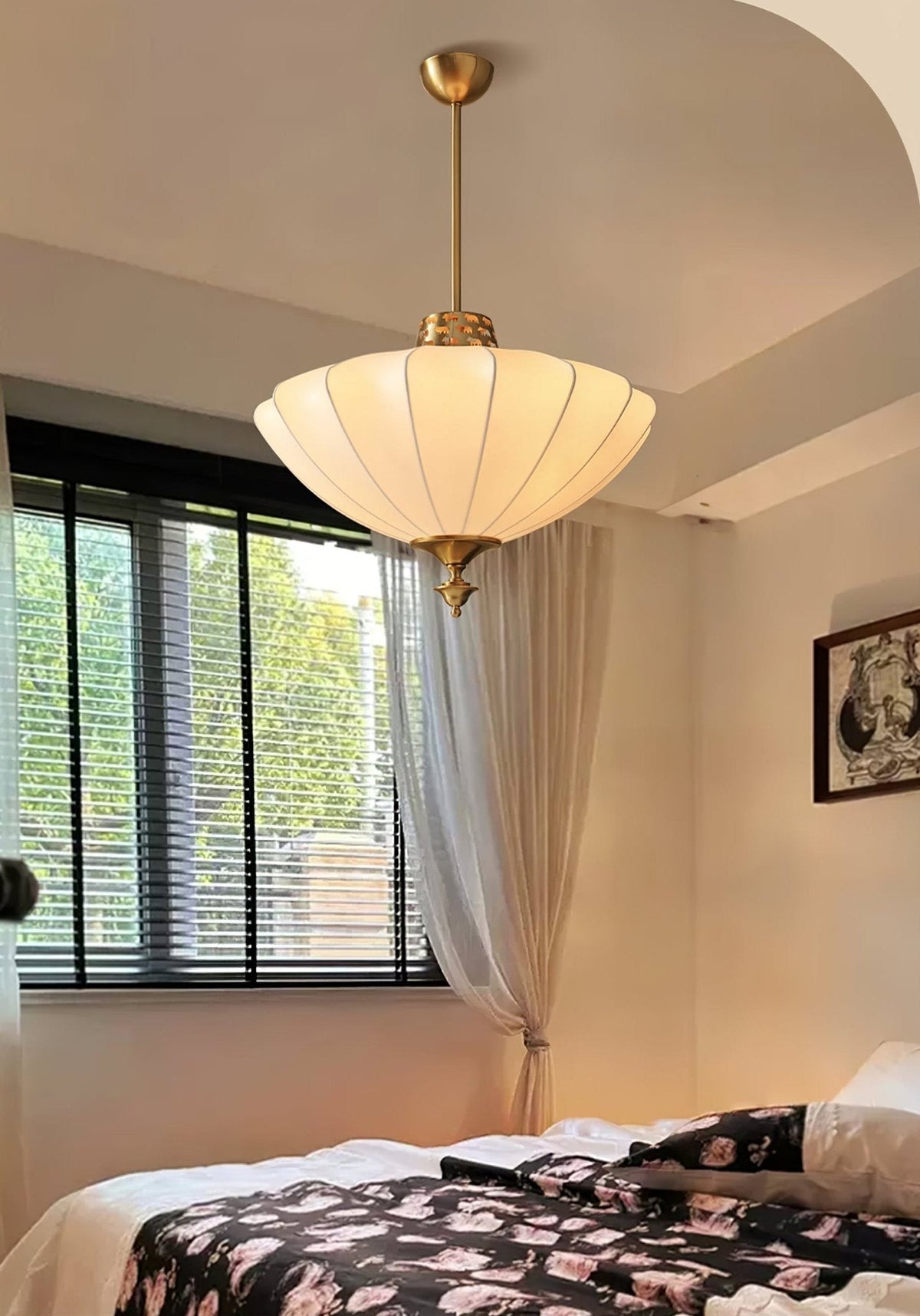 Ortalara Suspension Vintage Élégante en Soie Fleurie - Neutralighting
