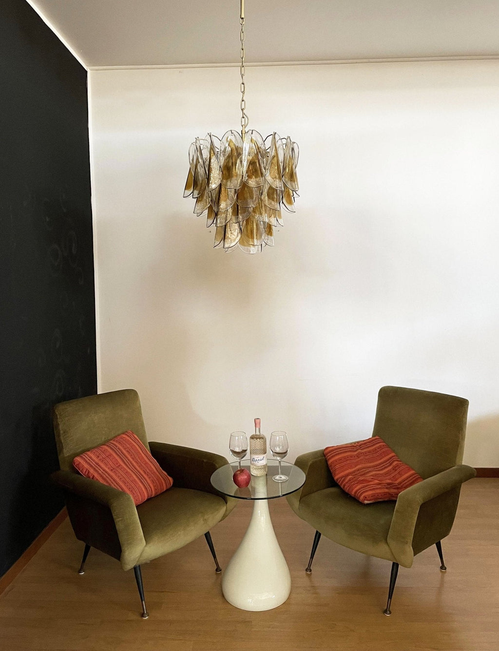 Aurora Lustre Isabella en Pétales Dorés Superposés - Neutralighting