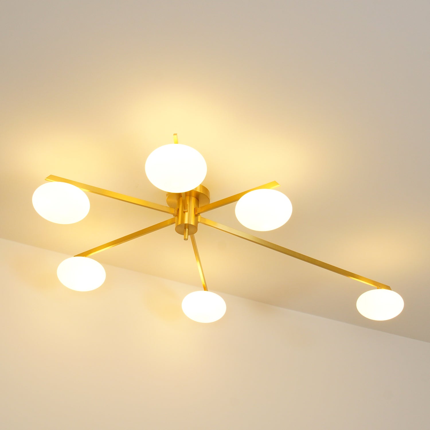 Jania Plafonnier Moderne en Verre et Métal Noir à Trois Bras - Neutralighting