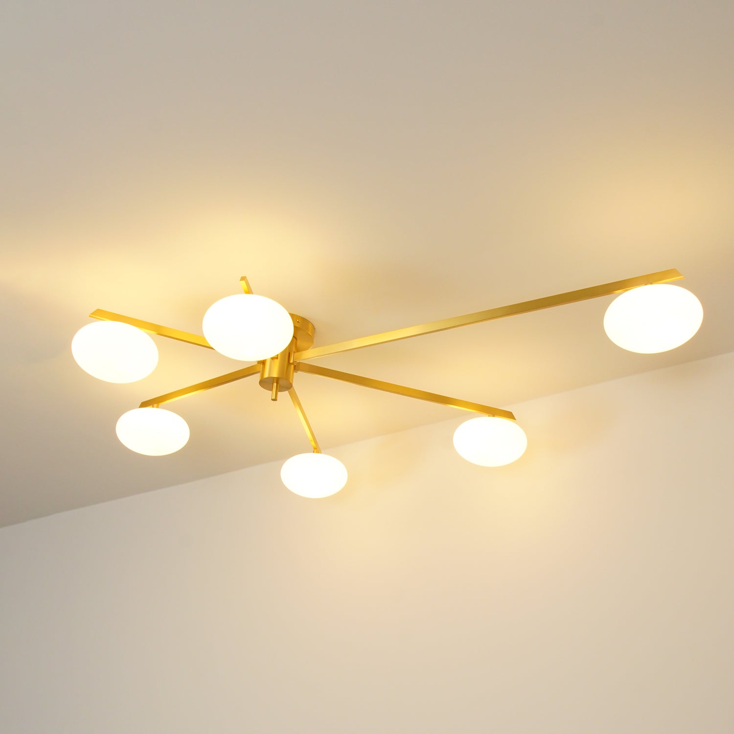 Jania Plafonnier Moderne en Verre et Métal Noir à Trois Bras - Neutralighting