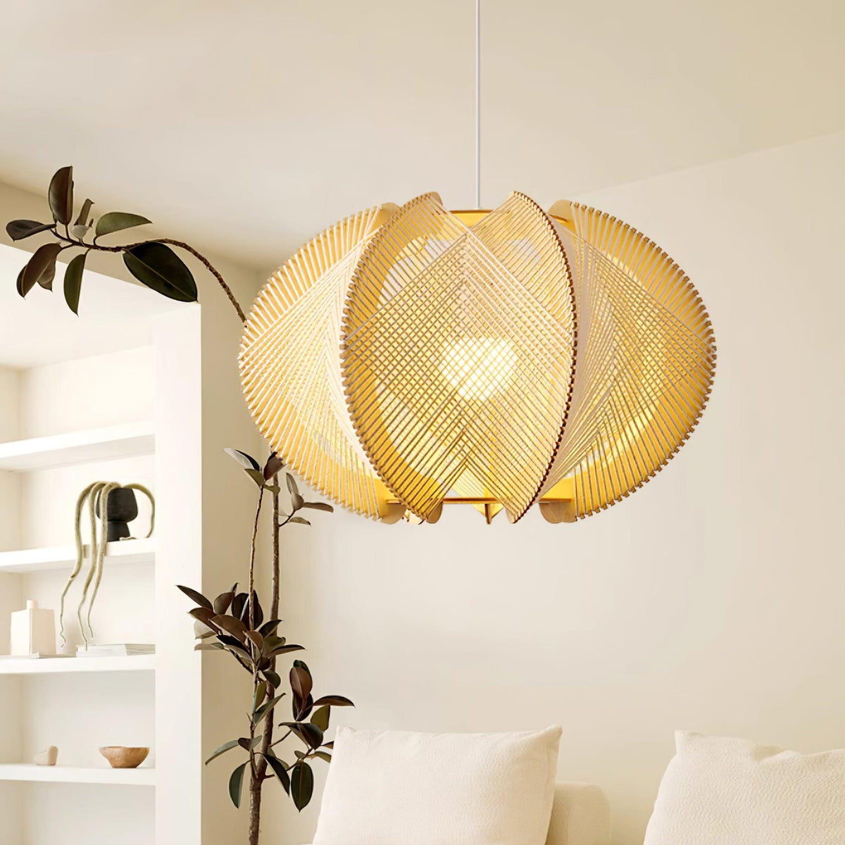 Novan Suspension avec abat-jour en tissu, structure en bois et détails en fil métallique - Neutralighting