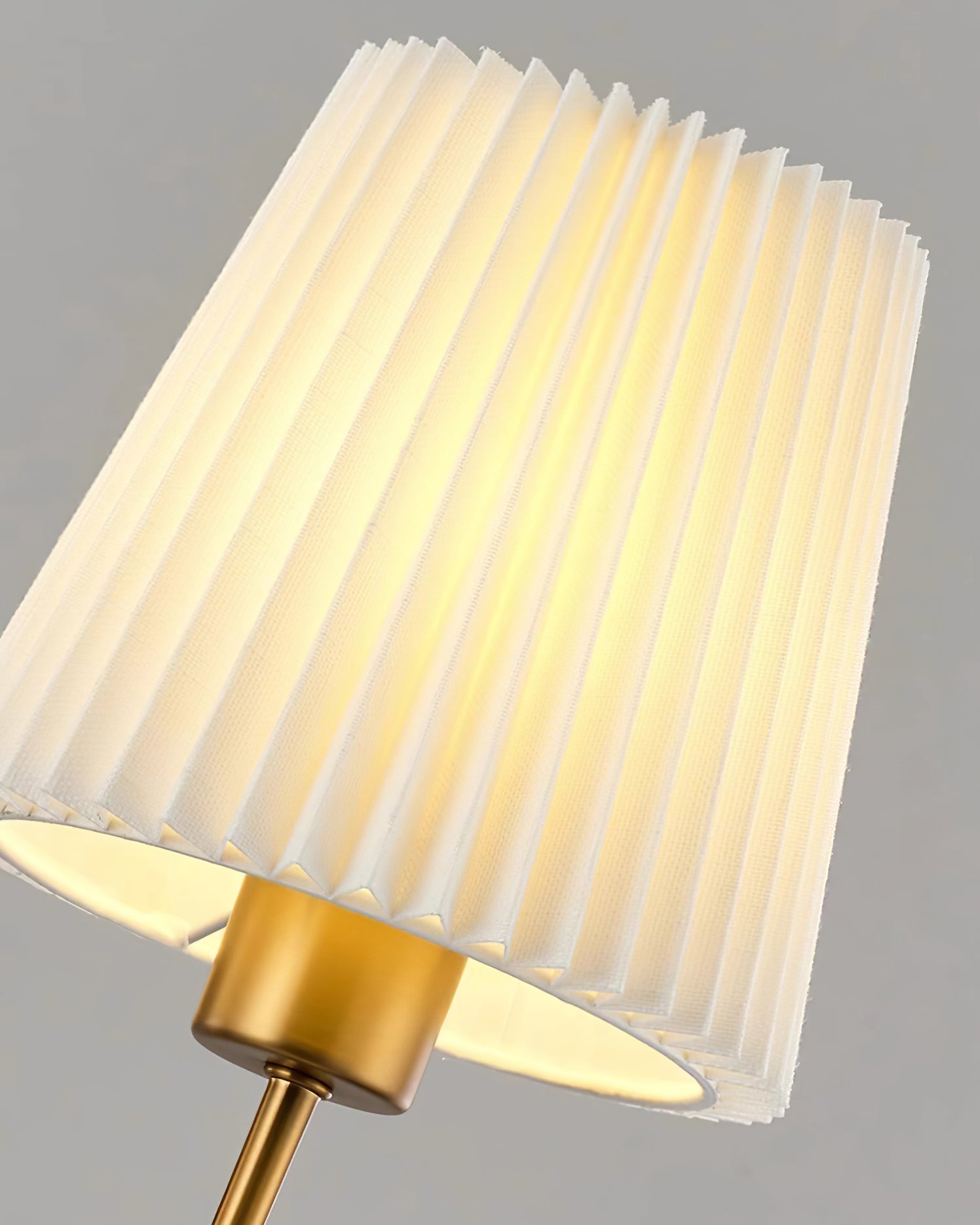 Jeremiah Lustre Abat-jours en Tissu Plissé Laiton Bois - Neutralighting