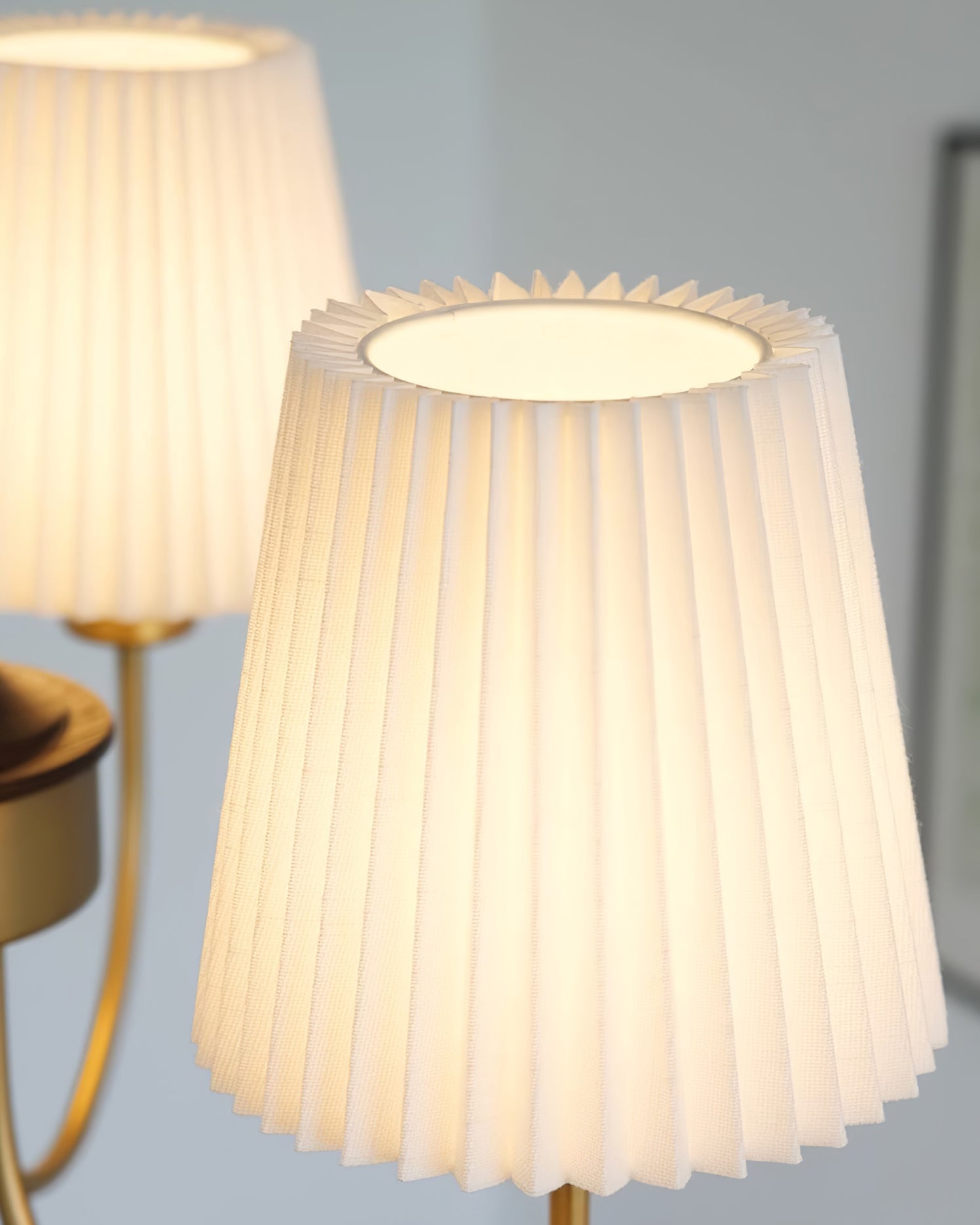 Jeremiah Lustre Abat-jours en Tissu Plissé Laiton Bois - Neutralighting