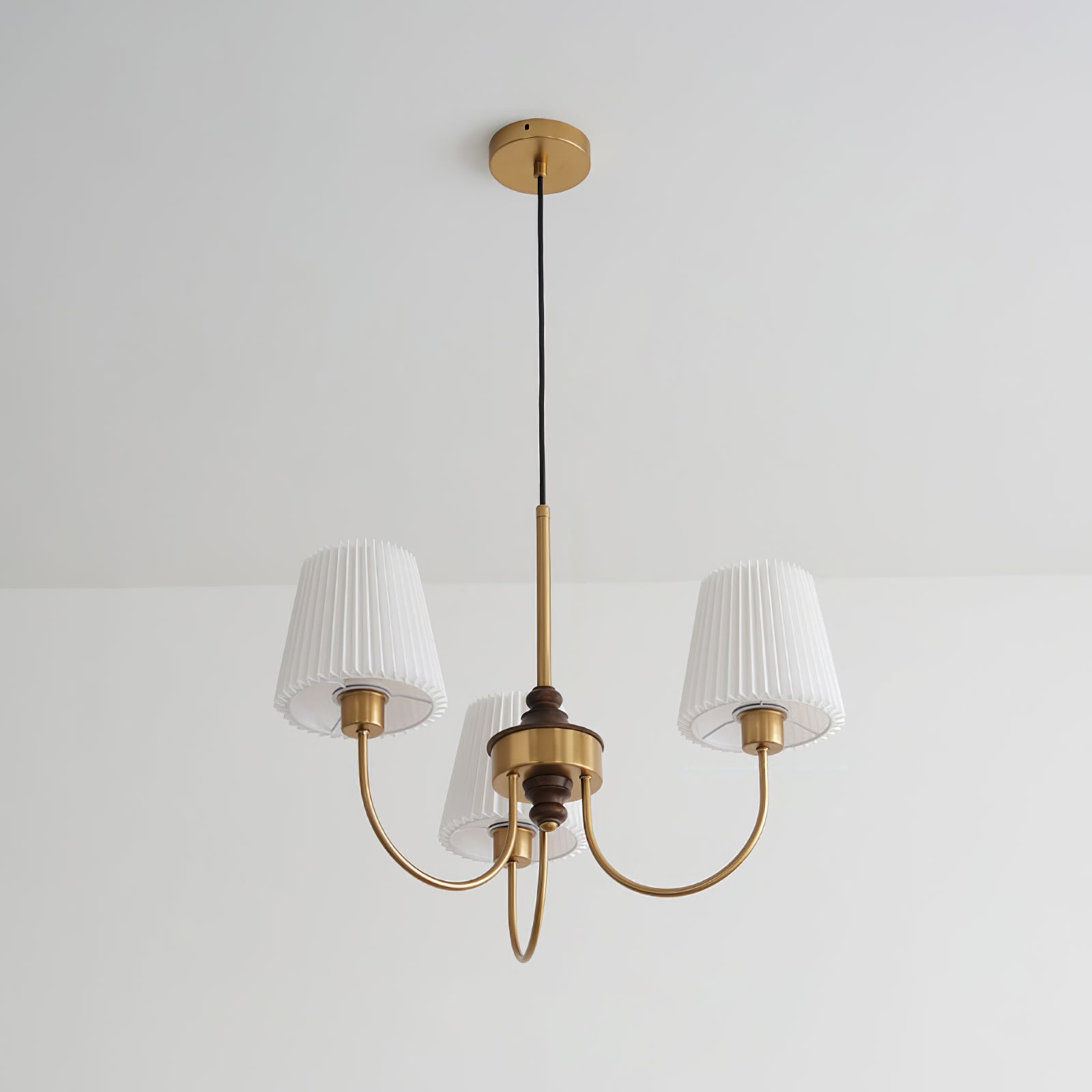 Jeremiah Lustre Abat-jours en Tissu Plissé Laiton Bois - Neutralighting