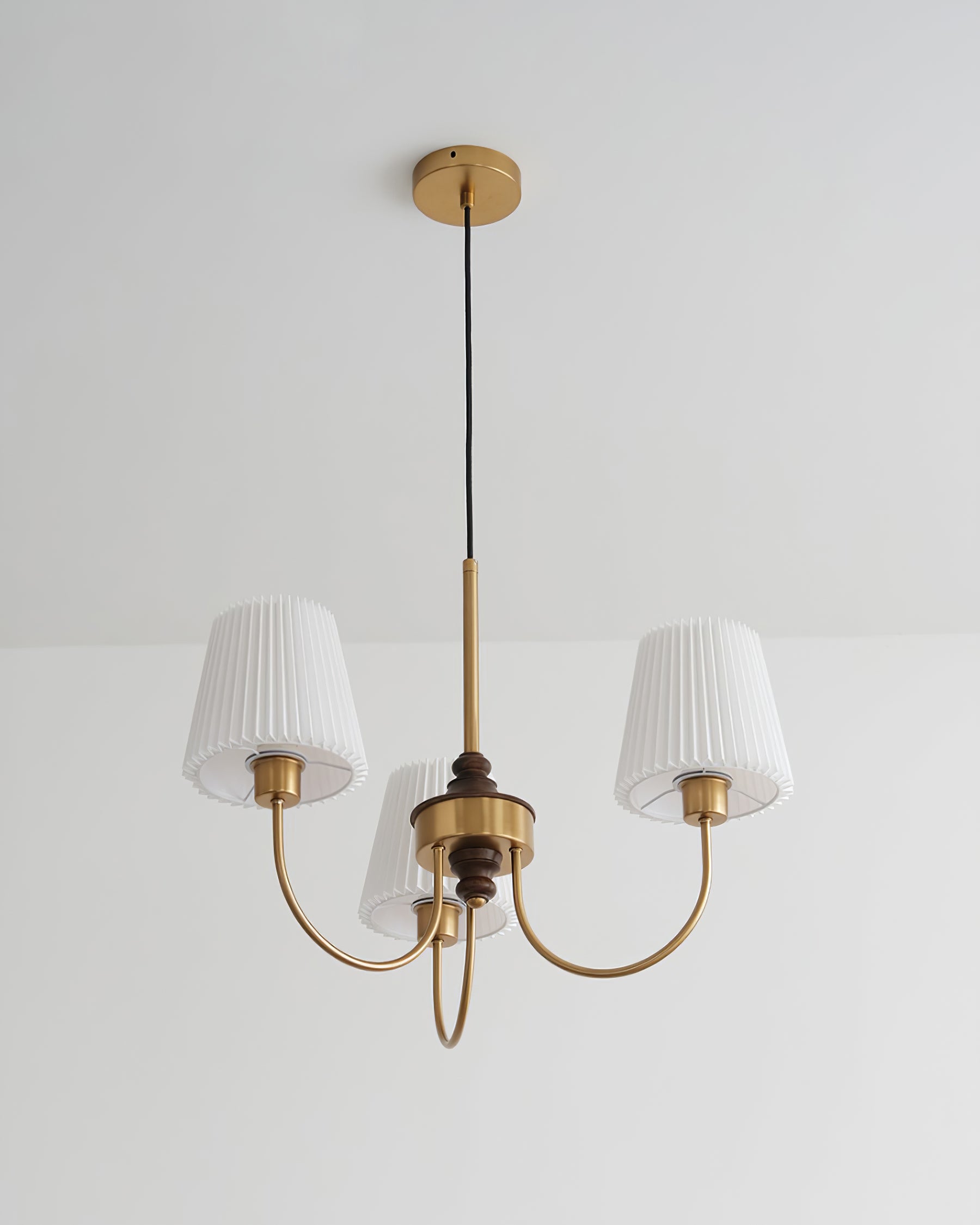 Jeremiah Lustre Abat-jours en Tissu Plissé Laiton Bois - Neutralighting