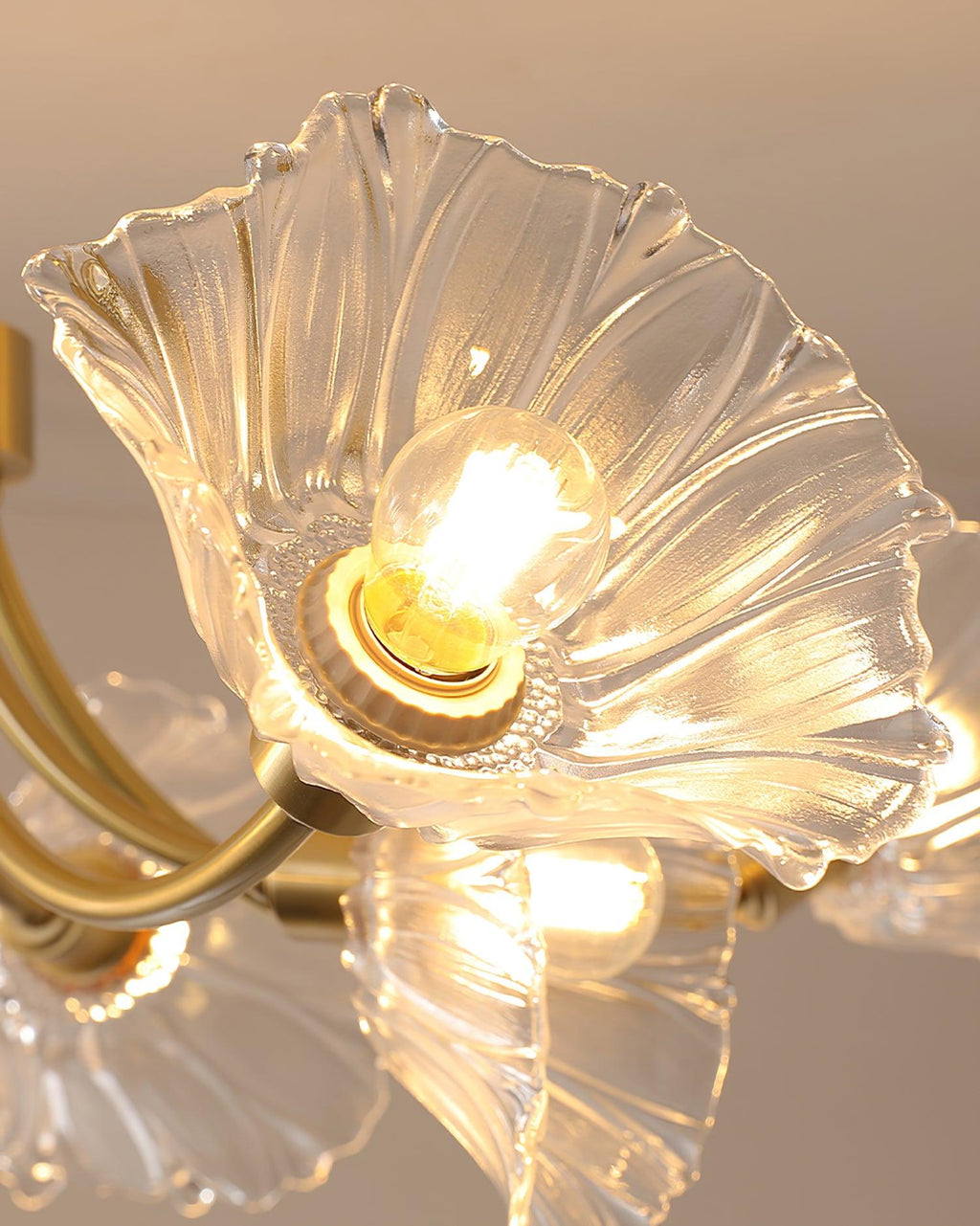 Lustra Chandelier en Verre Fleur avec Finition Laiton - Neutralighting