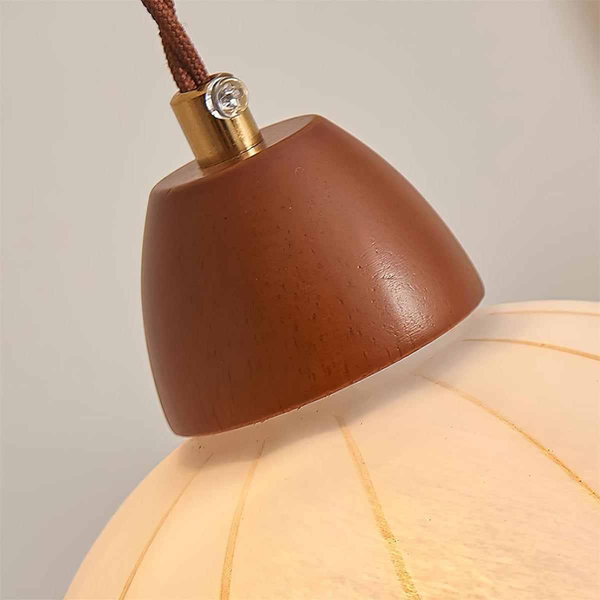 Lampe Suspendue Avec Abat-jour en Verre et Accents en Bois de Noyer Minimaliste - Neutralighting