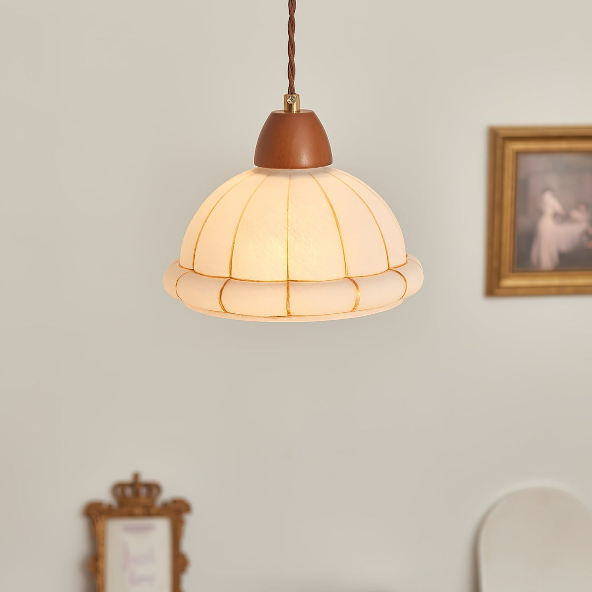 Lampe Suspendue Avec Abat-jour en Verre et Accents en Bois de Noyer Minimaliste - Neutralighting
