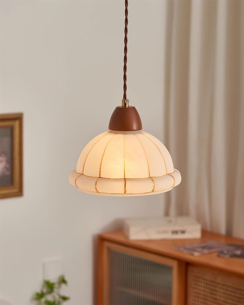 Lampe Suspendue Avec Abat-jour en Verre et Accents en Bois de Noyer Minimaliste - Neutralighting