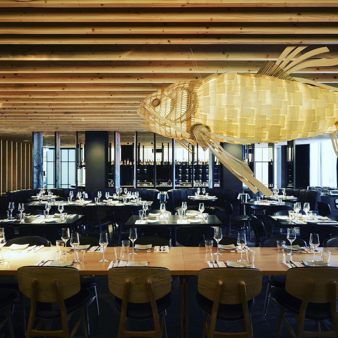 Lustra Lustre Bois Poisson Artisanal - Neutralighting