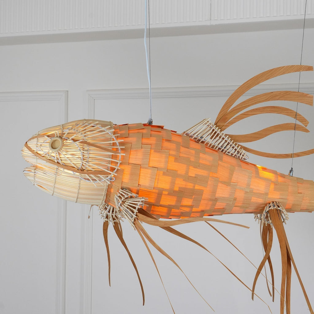 Lustra Lustre Bois Poisson Artisanal - Neutralighting