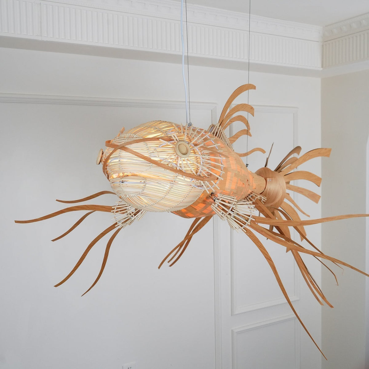 Lustra Lustre Bois Poisson Artisanal - Neutralighting