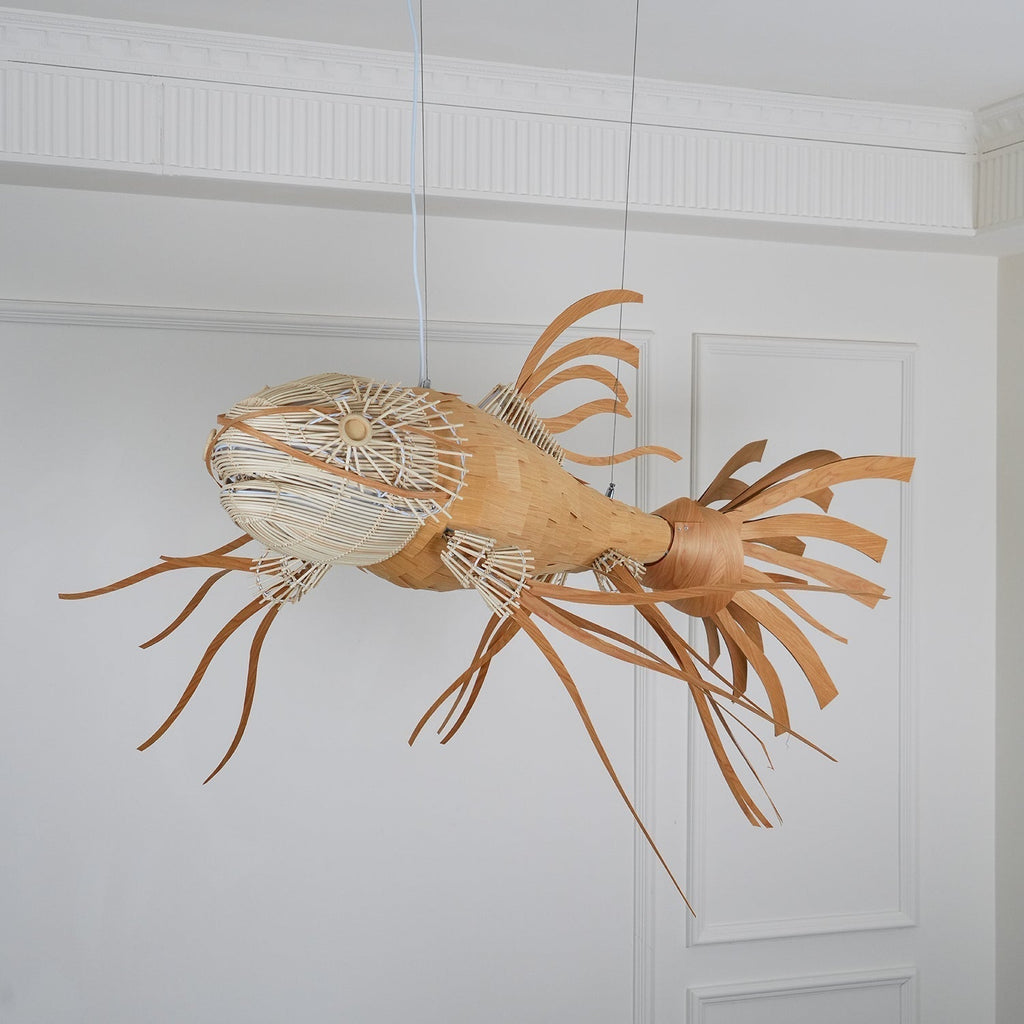Lustra Lustre Bois Poisson Artisanal - Neutralighting